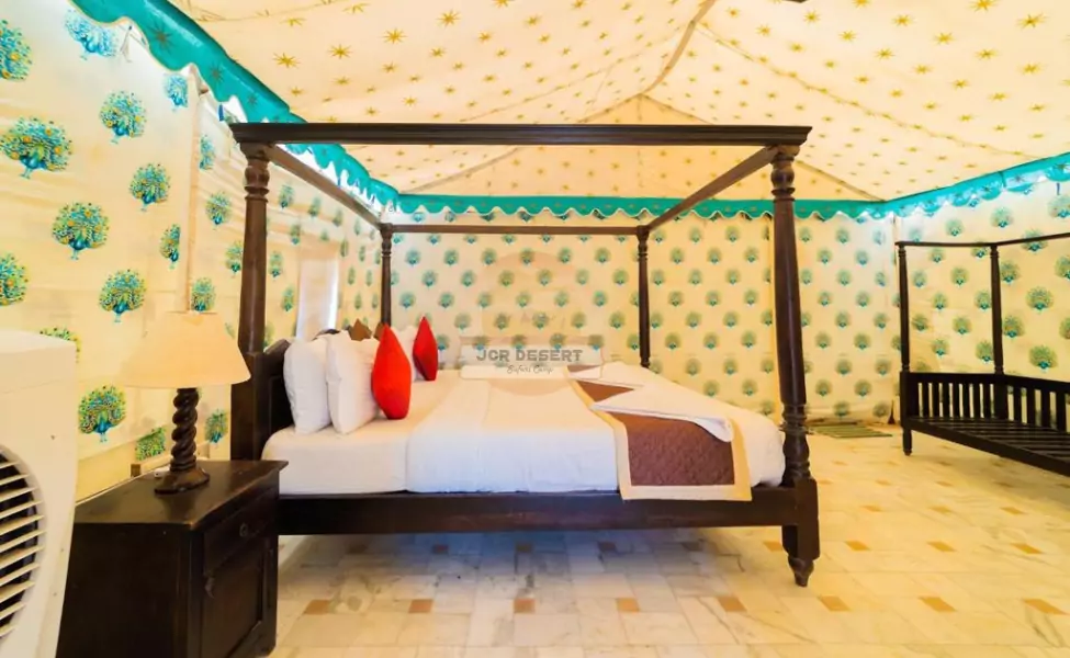 deluxe camp